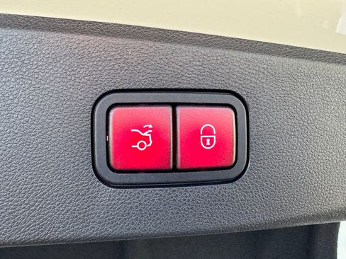 Used 2012 Mercedes-Benz E 350 4MATIC Sedan image 13