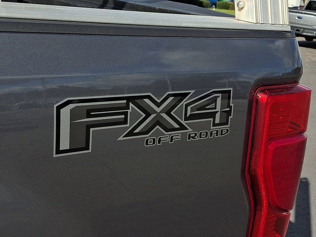 Used 2022 Ford F250 XLT w/ Black Appearance Package AWD/4WD image 29