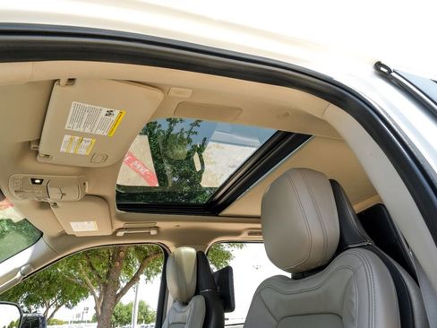 Used 2023 Lincoln Navigator L Reserve RWD image 6