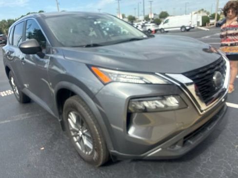 Used 2021 Nissan Rogue S FWD image 1