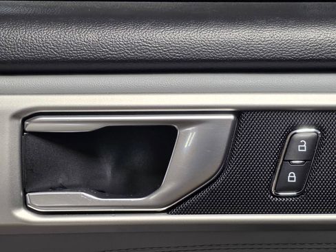 Used 2021 Ford Explorer XLT w/ Equipment Group 202A image 23