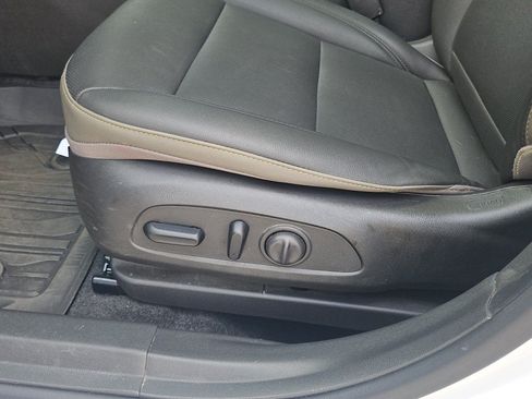 Used 2024 Chevrolet Trax ACTIV w/ Sunroof Package FWD image 11