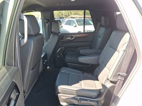 Used 2025 GMC Yukon Denali image 8