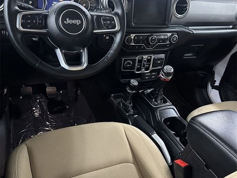 Used 2018 Jeep Wrangler Unlimited Sahara w/ Dual Top Group image 30