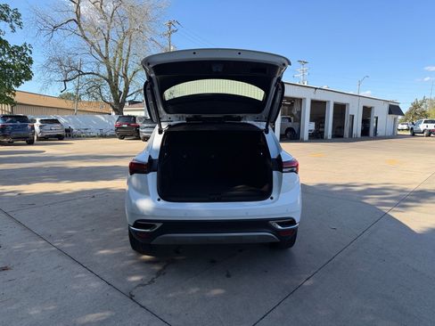 Used 2023 Buick Envision Essence FWD image 33