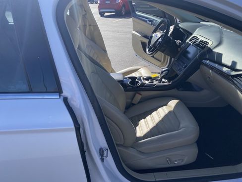 Used 2016 Ford Fusion SE w/ Equipment Group 202A image 22