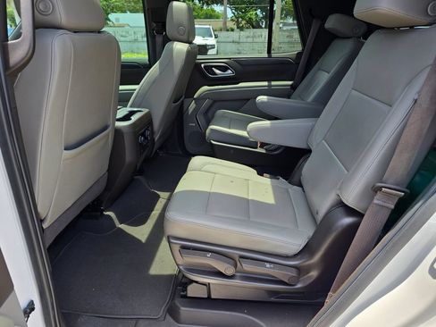 Used 2022 Chevrolet Tahoe LT w/ LT Signature Plus Package RWD image 32