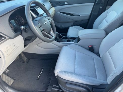 Used 2017 Hyundai Tucson SE image 10