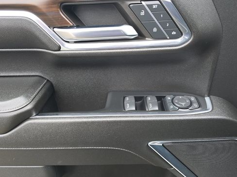 Used 2024 GMC Sierra 1500 SLT image 10