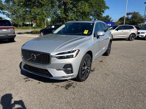 Used 2022 Volvo XC60 B5 Inscription AWD/4WD image 1