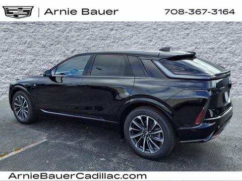 New 2025 Cadillac Lyriq Sport image 9