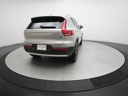 Used 2025 Volvo XC40 B5 Core image 36