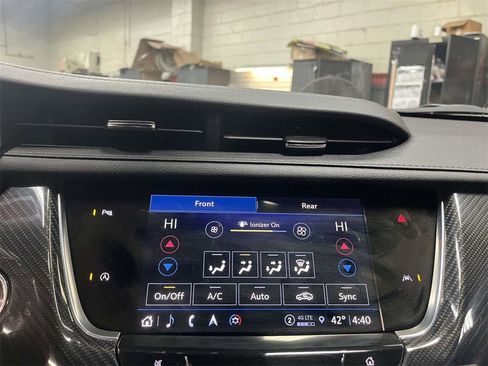 Used 2024 Cadillac XT6 Sport image 18