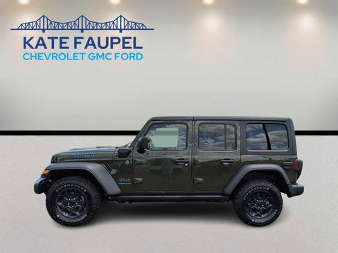 Used 2023 Jeep Wrangler Unlimited w/ Cold Weather Group AWD/4WD image 4