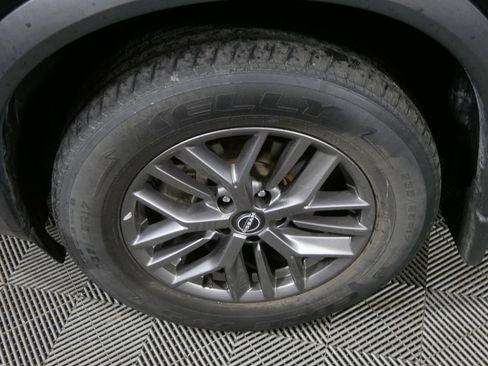 Used 2023 Nissan Rogue S AWD/4WD image 9