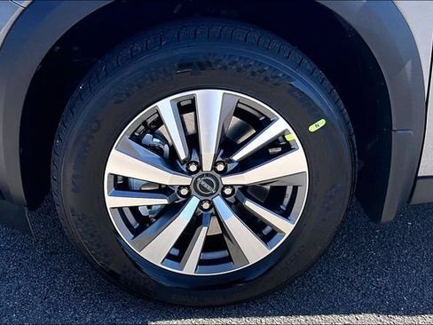 New 2026 Nissan Pathfinder SL FWD image 12