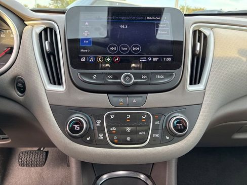 Used 2024 Chevrolet Malibu LT FWD image 15