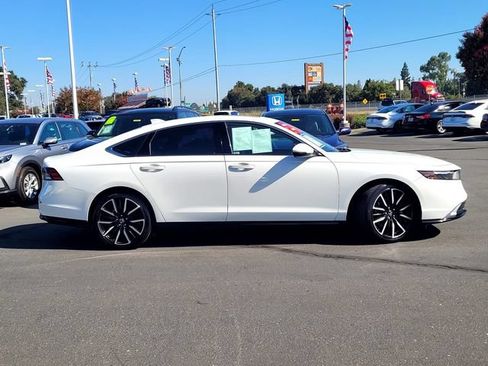Used 2023 Honda Accord Touring image 3