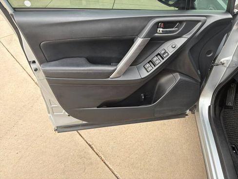 Used 2018 Subaru Forester 2.5i Limited AWD/4WD image 14