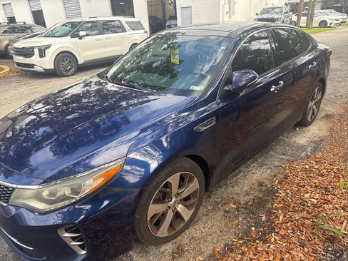 Used 2017 Kia Optima SX w/ Premium Technology Package FWD image 2