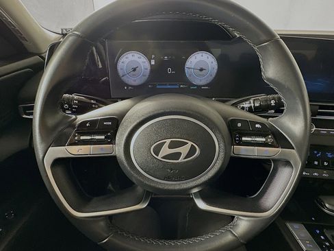 Used 2024 Hyundai Elantra Limited image 19