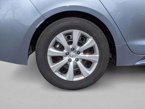 Used 2025 Toyota Corolla LE image 20