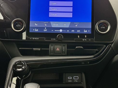 Used 2024 Lexus NX 250 FWD image 14