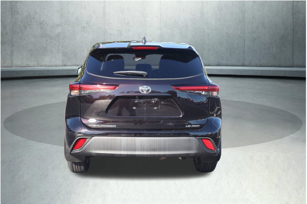 Used 2022 Toyota Highlander LE AWD/4WD image 17