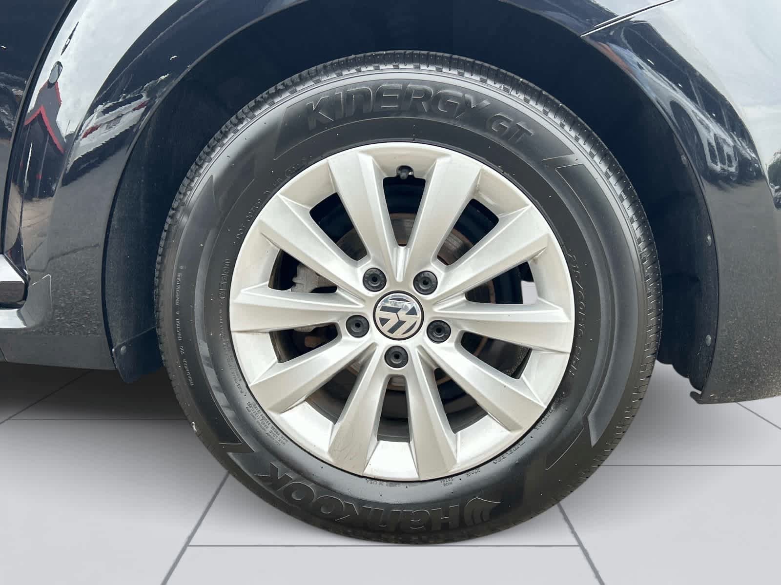 Used 2019 Volkswagen Beetle 2.0T S FWD image 10
