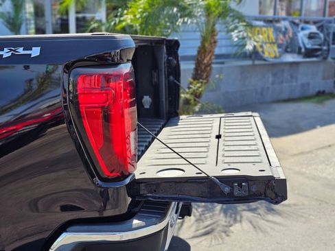 Used 2019 GMC Sierra 1500 SLT w/ SLT Premium Package image 8