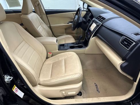 Used 2015 Toyota Camry XLE FWD image 14