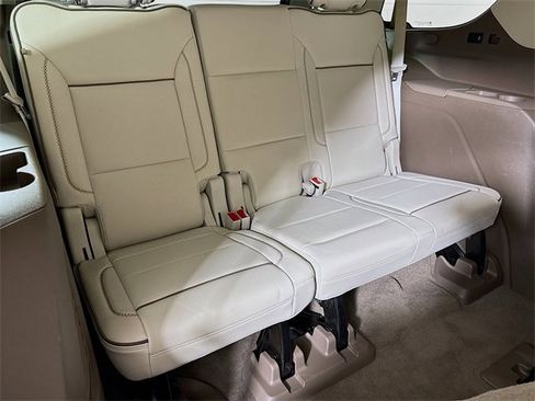 Used 2021 GMC Yukon Denali w/ Denali Premium Package image 27