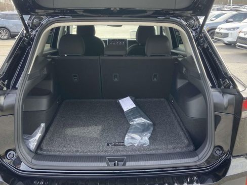 New 2026 Volkswagen Tiguan S FWD image 8