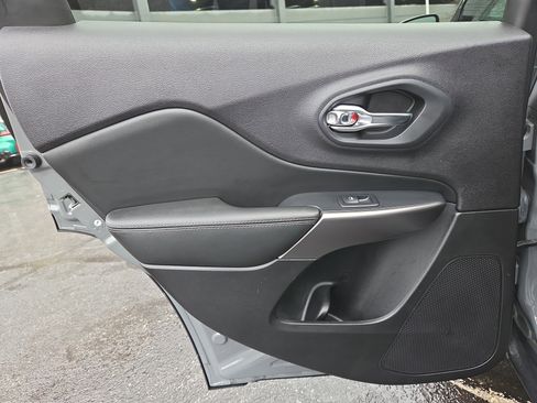 Used 2021 Jeep Cherokee Limited w/ Elite Package image 26