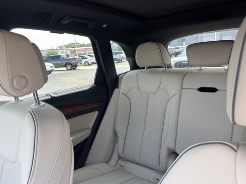 Used 2024 Audi Q5 e Premium Plus w/ Premium Plus Package AWD/4WD image 14