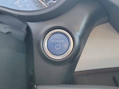 Used 2021 Toyota Sienna XLE FWD image 25