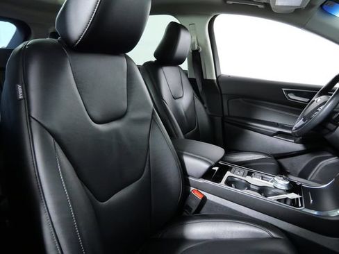 Certified 2020 Ford Edge Titanium AWD/4WD image 11