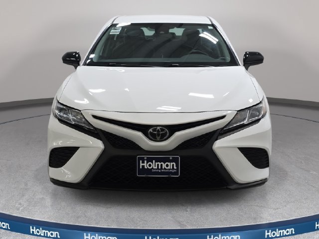 Used 2020 Toyota Camry SE AWD/4WD image 3