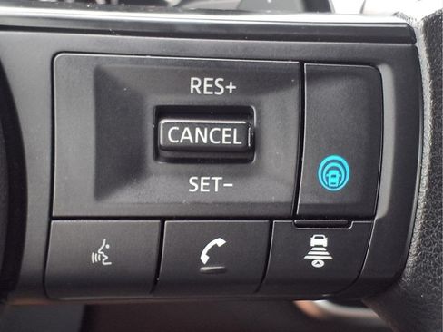 Used 2024 Nissan Rogue SV AWD/4WD image 23