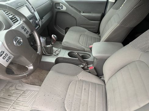 Used 2016 Nissan Frontier PRO-4X image 11