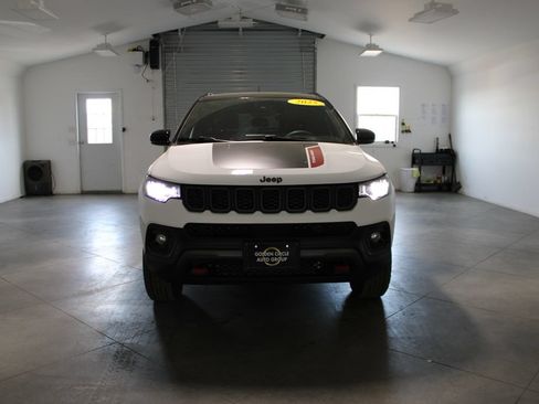 Used 2025 Jeep Compass Trailhawk AWD/4WD image 45