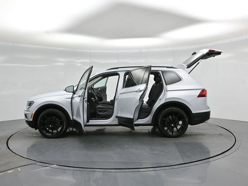 Used 2019 Volkswagen Tiguan SE w/ Panoramic Sunroof Package FWD image 35