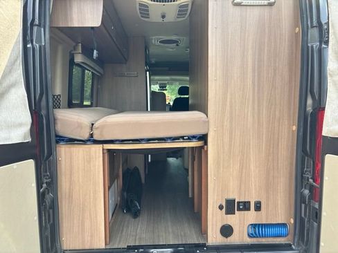 Used 2017 RAM ProMaster 3500 w/ Premium Appearance Group FWD image 21