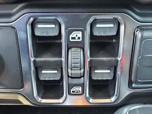 New 2025 Jeep Gladiator Willys image 27