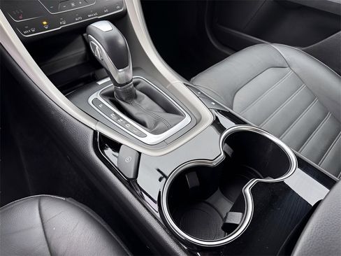 Used 2014 Ford Fusion Energi SE image 30