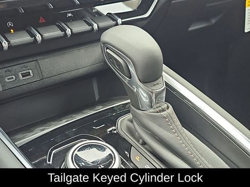 New 2025 GMC Canyon AT4 w/ Nightfall Edition image 23