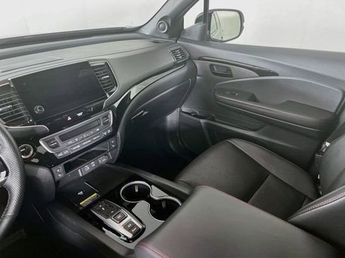 Certified 2024 Honda Passport Black Edition image 26