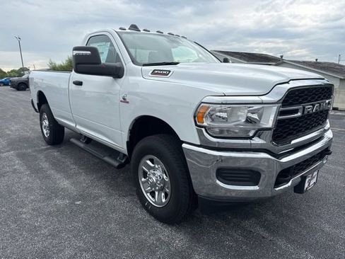 Used 2024 RAM 3500 Tradesman w/ Chrome Appearance Group AWD/4WD image 2