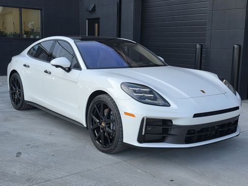 New 2025 Porsche Panamera 4 image 6