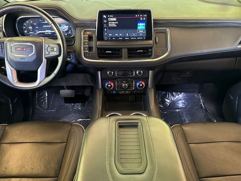 Used 2023 GMC Yukon XL SLT AWD/4WD image 17